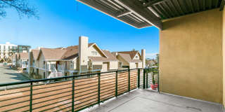 Fantastic Condo With Central AC And 1 Reserved Garage Parking Space! Gallery 12