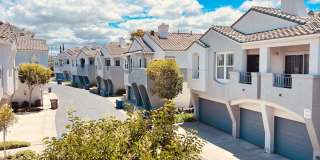 Charming Two-Story Townhome in Union Square Gallery 1