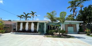 Spacious 3 Bedroom 2 Bath with Pool 2 Blocks from the Beach Gallery 1