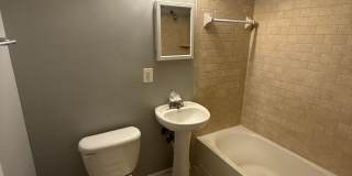 Cozy 1 Bedroom 1 Bathroom Condo- Conveniently Located at DC line Gallery 11