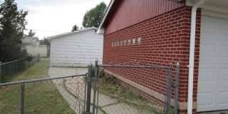 3 Bedroom Home With Large Fenced Yard Gallery 5
