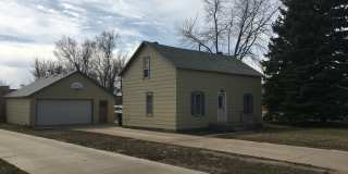 3 Bed 1 Bath with Double Stall Garage Gallery 1