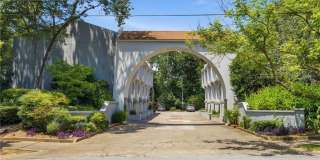 856 Saint Charles Avenue NE Gallery 1