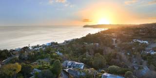 4 Bed, 5 bath home with stunning ocean views located in Malibu hills Gallery 53
