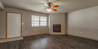 4 Bedroom 2.5 Bath Townhome near Centennial Park! Gallery 4