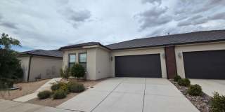 Fully Furnished Home in Sun River 55+ Community Gallery 1