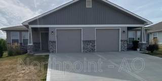 3 BR/2BA | Newly Renovated Single Family Home | 2-Car Covered Parking |Great Backyard! Gallery 1