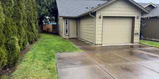 Updated 2 Bedroom, 2 bath Duplex in Springfield Gallery 1