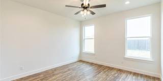 8001 SAWDUST Gallery 19