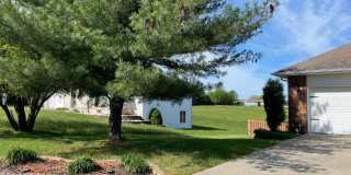 FULLY FURNISHED 4 BEDROOM, WALKOUT BASEMENT - SHORT TERM 6 MONTH RENTAL AVAILABLE IN OZARK! Gallery 4