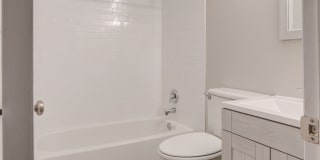 Spacious Studio Across from Meridian Hill Park! Gallery 10