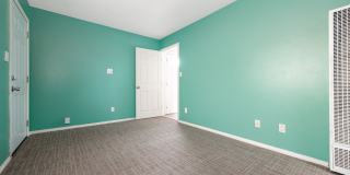 Beautiful Detached 1 Bedroom Home in Lakeside! Gallery 5