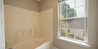 Room in 5 Bedroom Home at Feldspar Way Gallery 26