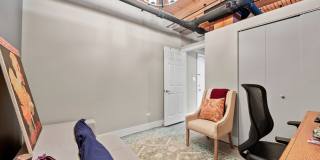411 W Ontario Street Gallery 22