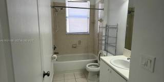 2221 NE 37th Ter Gallery 15