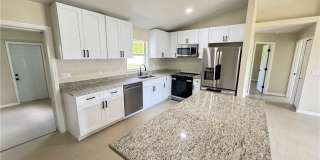 4426 SW Santa Barbara Place Gallery 1