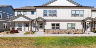 Beautiful 3-bedroom, 3-bathroom townhome located in Lorson Ranch!! Gallery 1