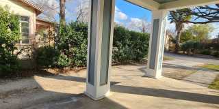 1027 West Mistletoe Avenue 1027 West Mistletoe Avenue Gallery 1