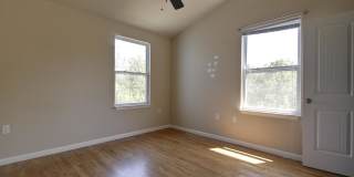 UT PRE LEASE: 2009 Remodeled 6 Bed / 3 Bath, Wood & Stained Concrete Floors, Custom High End Kitchen and Bathrooms, Just North of UT Gallery 21