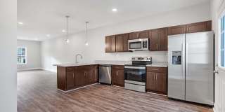 LIMITED-TIME OFFER: Lease today for $1,450/month with a $500 Security Deposit with Approved Credit! Gallery 44