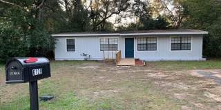 6139 Syrcle Ave Milton: MOVE-IN SPECIAL: HALF OFF YOUR FIRST FULL MONTH’S RENT! Gallery 1
