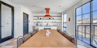 Journeyman Gallery 27