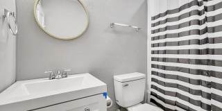 216 E Division - Pilot Point Gallery 15