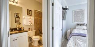 Seasonal Short-Term 2 Bedroom 2 Bathroom Single Family Home in Venetian Golf & River Club! Gallery 33