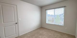MOVE-IN SPECIAL! Gallery 13