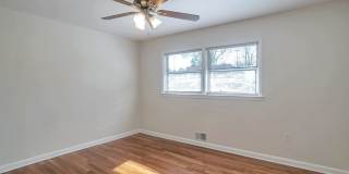 Room in 4 Bedroom Home at Santa Monica Dr Gallery 17