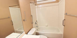 Beautiful 4 bedroom for rent. Gallery 13