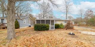 Cozy Bungalow Gallery 1