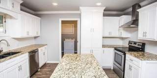 4211 49th Street Gallery 3