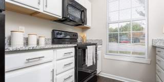 Linden Square Gallery 98