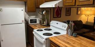 Fully furnished 1 bedroom 1 bath garage apartment Gallery 11