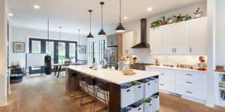 Stunning 4/3.5 Home in Highly Sought-After Area w/ 1300 Sq Ft of Outdoor Space! Gallery 10