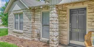 Newly Updated 2BD 1BA Duplex Home - Available Now! Newly Updated 2BD 1BA Duplex Home - Available Now! Gallery 2