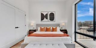 1612 W Hastings Street Gallery 10