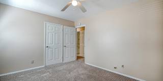 Cute 3/1 with carport! Gallery 11
