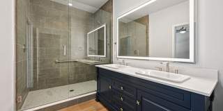 The Vivien Gallery 4