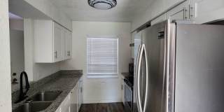 Gorgeous 3 Bed/2Bath with Lawn Care Included!! Gallery 13