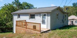 Updated 2 bedroom 1 bath in Fairlawn VA Gallery 1