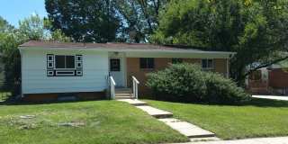 Huge Split Level in Convenient Aspen Hill! Gallery 1