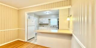 Charming 2BR with Refinished Hardwoods Gallery 11