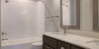 525 East Apartments Gallery 14