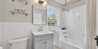 235 10TH AVENUE NE Gallery 22