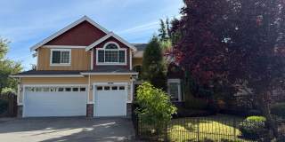 Beautiful Edmonds Home with Space, Style & Convenience Gallery 1