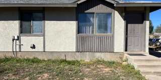 Charming 2BD 1 BA Gallery 1