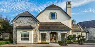 Village on the Parkway Apartments Gallery 13