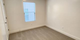 Newer4 Bedroom Town Home Gallery 29